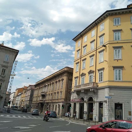Urban Loft Apartment Trieste Bagian luar foto