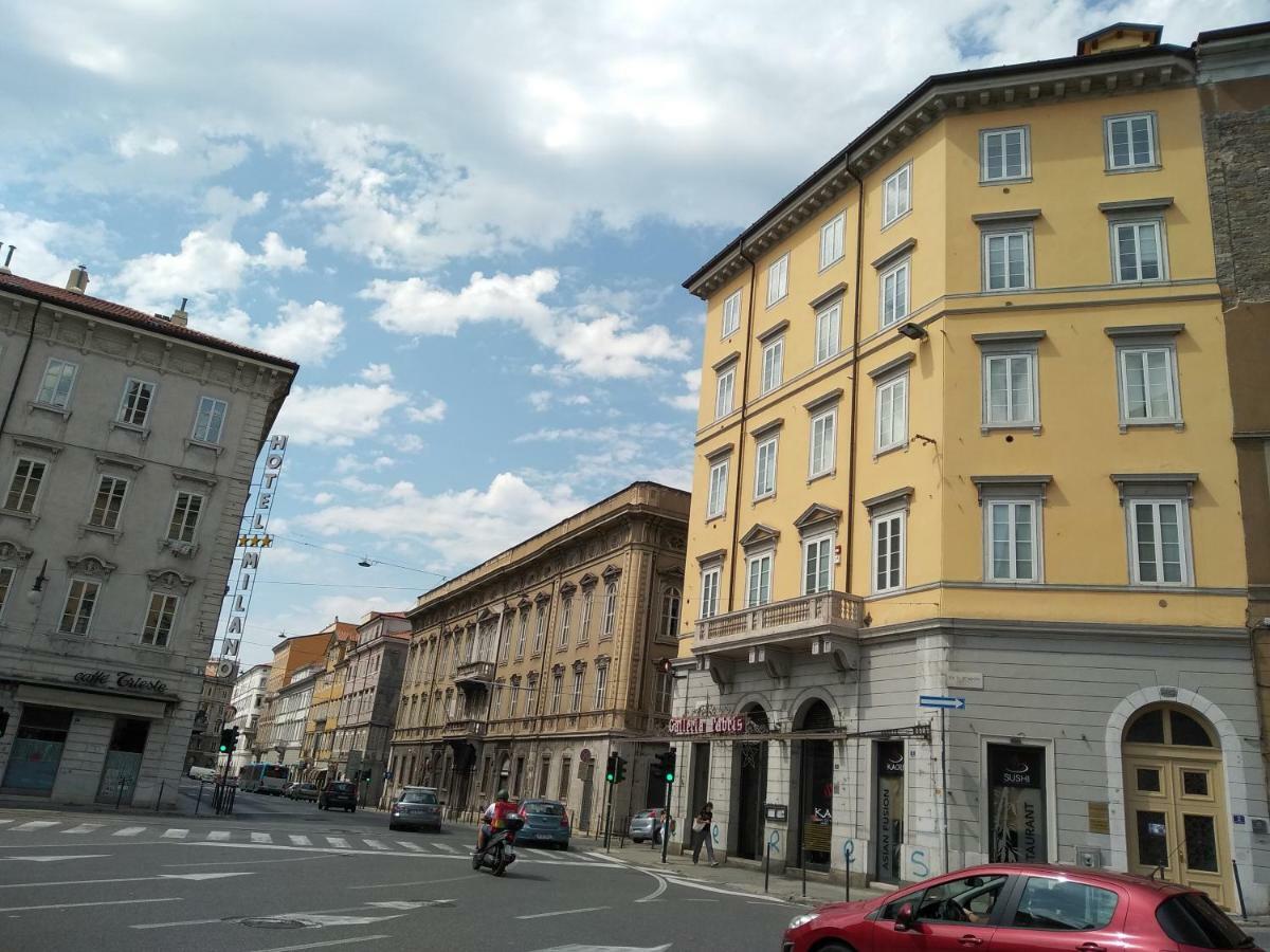 Urban Loft Apartment Trieste Bagian luar foto